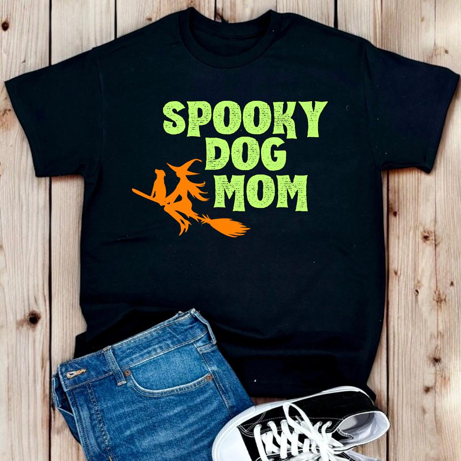 Spooky Dog Mom | Tee