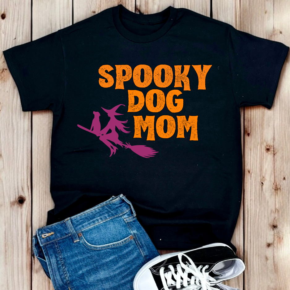Spooky Dog Mom | Tee
