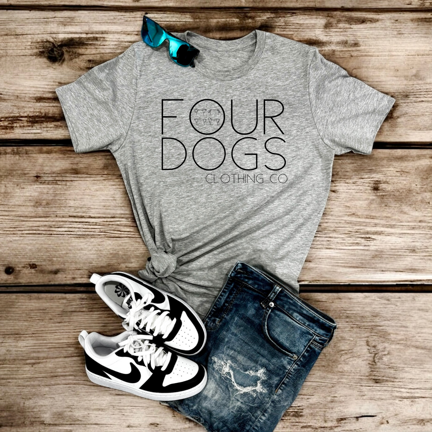 Logo | Tee
