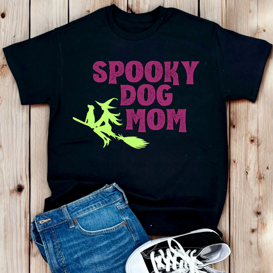 Spooky Dog Mom | Tee